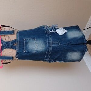 ALMOST FAMOUS DENIUM SHORTS OVER ALLS SIZE 20 STRETCH